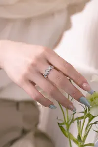 Cincin mode kompak indah dengan desain kupu-kupu perak S925 925 putih murni zirkonium bulat & Rubi untuk pesta pernikahan