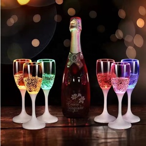 Tasses à LED automatiques à 6 couleurs, mugs lumineux multicolores, tasses à vin, bière, whisky pour fêtes, cuisine, décoration de Noël - Product Image 3