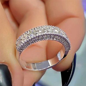 Elegante Anello di Coppia con Zirconi, Design Minimalista Unisex, Gioiello alla Moda per Uso Quotidiano, Regalo Chic - Product Image 2
