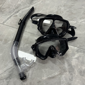 Accessoires de plongée de qualité supérieure Masque de plongée professionnel et ensemble de tuba panoramique 180 Masque de plongée étanche - Product Image 5