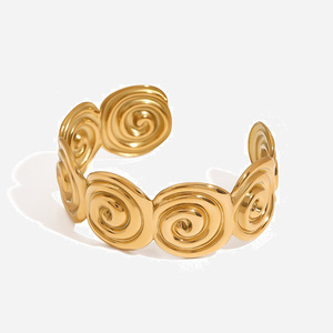 Brazalete Abierto en Espiral, Oro de 18K, Acero Inoxidable, Joyería Unisex, Brazalete de Moda - Product Image 1