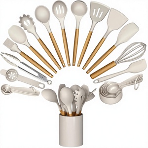 Set di Utensili da Cucina Umite Chef in Silicone Kaki, 34 Pezzi, Resistenti al Calore, con Manico in Legno, Grattugia, Spatola Antiaderente - Product Image 4
