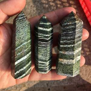 Bacchetta a punta di <span class=keywords><strong>pietra</strong></span> preziosa naturale Healing Reiki green Zebra Danio Stone tower per <span class=keywords><strong>la</strong></span> decorazione Feng Shui - Product Image 4