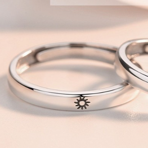 Anillo Moderno Minimalista de Cobre con Diseño Solar-Lunar para Aniversarios - Joyería Elegante para Parejas - Product Image 5