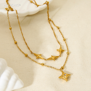 สร้อยคอแบบเลเยอร์รูปดาวเหนือ |   จี้ดาวประดับดาวเคราะห์เคลือบทอง 18K PVD บนสแตนเลสสตีล |   กันน้ำ ป้องกันการแพ้ และทนทาน - Product Image 1