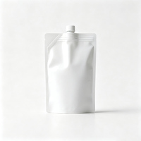 Pochettes souples noires mates personnalisées avec bec verseur, sachets liquides en aluminium haute barrière anti-fuite pour sauces et liquides quotidiens