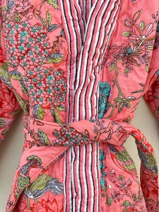 Robe kimono bohème matelassée en coton 100% style vintage, motif imprimé en blocs, respirante, réversible, écologique, robe d'hiver - Product Image 6