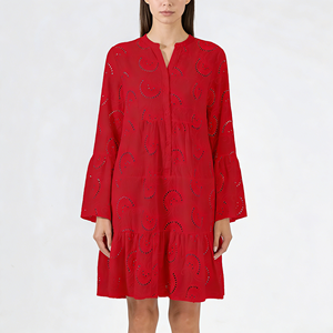 Robe décontractée mi-longue pour femme grande taille, rouge, brodée, col en V, motif 3D, tricotée, coupe ample, manches cloche - Product Image 5