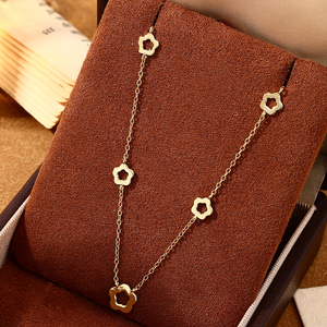 Collar de Plata de Ley 925 con Baño de Oro de 18K y Dije de Flor Calada para Mujer, Regalos Modernos para Fiestas - Product Image 4