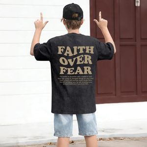T-shirt chrétien FOXA Faith Over Fear en coton délavé à l'acide, manches courtes, pour homme, avec motif graphique et verset biblique religieux - Product Image 3