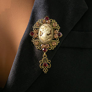 Rétro Camée Élégant Reine Tête Portrait <span class=keywords><strong>Broche</strong></span> pour Femmes Cristal Emblème En Relief Mariage Bouquet De Mariée Vêtements Bijoux (BR454) - Product Image 2