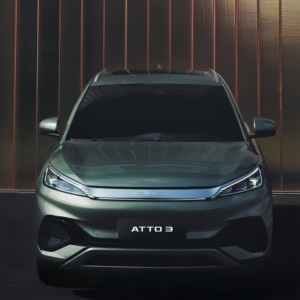 รถยนต์ใหม่เอี่ยม BYD Atto 3 พวงมาลัยขวา ขับเคลื่อนด้วยพลังงานไฟฟ้าล้วน BEV SUV ออกแบบมาเพื่อตลาดพวงมาลัยขวา พร้อมระบบสาระน่ารู้ที่ปรับให้เข้ากับประเทศไทยอย่างสมบูรณ์ - Product Image 3