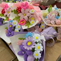 Bouquet de fleurs artificielles faites à la main en gros, avec brossettes décoratives, idéal pour un cadeau d'anniversaire, un cadeau d'amie, une remise de diplôme ou la Saint-Valentin