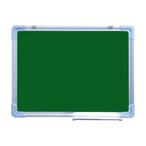 Individuelles grünes trockene Löschbrett hängendes Schreiben weißes Brett magnetische Tafel Zeichnen und Planung kleines Whiteboard