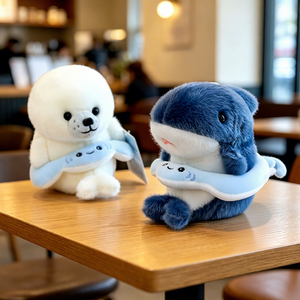 Peluche Kawaii d'animal marin pour le bureau avec bouée de sauvetage souriante, poupée requin ou phoque douce pour décoration de bureau ou cadeau - Product Image 6