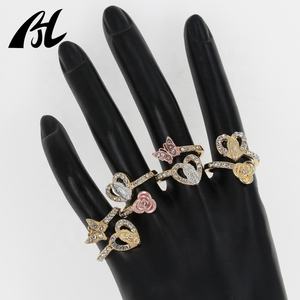 Anelli Promessa Unici con Lavorazione Squisita, a Forma di Cuore con Diamante, Medaglia della Vergine di Guadalupe Cristiana - Product Image 5