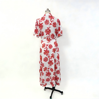 Robe maxi d'été à imprimé floral, tissu en rayonne doux, col en V, style décontracté, fente latérale, taille unique, taille naturelle, tissage respirant