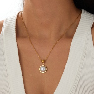 Gold Bead Pendant Necklace With Pearl Bezel Setting Daily Wear Women's Clavicle Chain Minimalist Fashion Jewelry - Product Image 2