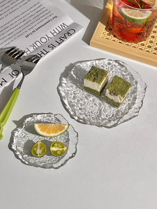 Assiette jetable en verre givré irrégulier style Ins, motif végétal Japandi, pour fêtes, fruits, gâteaux, desserts et collations - Product Image 2