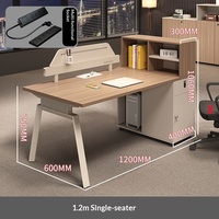 Ensemble bureau et chaise en bois moderne avec conception détachable, boîte à câbles, support d'écran, support de carte pour usage commercial