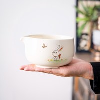 Ensemble de bols à matcha en céramique de lapin peints à la main: fouet et support en bambou