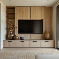 Meuble TV moderne en bois clair avec étagères ouvertes intégrées et tiroirs pour hôtel, salon, centre de divertissement