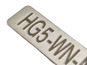 Custom moderno acido inciso in acciaio inossidabile targhetta tecnica di fusione di sabbiatura con lettere in rilievo serigrafia - Product Image 6