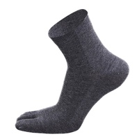 Chaussettes mi-mollet en coton à 5 doigts pour hommes, nouvelle collection printemps-automne, vente en gros usine ; avec languettes de talon intégrées ; qualité export, sportives, à doigts séparés