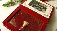 Boîtes d'invitation de mariage en acrylique de luxe en velours cerise foncé avec rubans décorations magnétiques de Quinceanera pour la première communion