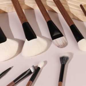 Nouveau produit 2026, ensemble de pinceaux de maquillage professionnels <span class=keywords><strong>blancs</strong></span> avec logo personnalisé, poils synthétiques, ensemble de pinceaux de maquillage de luxe, pur vegan - Product Image 2