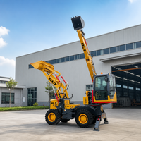 Escavatore con Pala Gommata e Scavatore Posteriore per Progetti di Utilità, Lavori Agricoli e Movimentazione Materiali