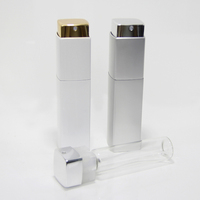 Hotsale 15ml Aluminium Carré Portable Rechargeable Twist up Parfum Atomiseur