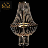 Support de fleurs en métal doré pour mariage, lustre en cristal, support de chemin de table pour décoration de table dorée, centres de table de mariage
