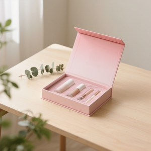 Boîte cadeau en carton rigide Eva avec lamination mate et insert en mousse pour bougie et portefeuille inclus - Product Image 3