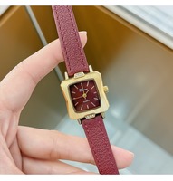Dinimi rouge montre pour femmes Niche lumière luxe rétro femmes montres Senior sens du cuir dames montre à Quartz Relojes Para Mujer