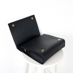 Fabricant OEM Sac Ita à bandoulière de style <span class=keywords><strong>diable</strong></span> en forme de livre personnalisé - Product Image 5