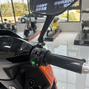 Moto à deux roues haute performance pour usage familial quotidien - Product Image 3