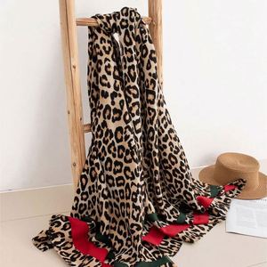 Chales de Pashmina de Lana al por Mayor de Buena Calidad, Bufanda de Invierno Cálida y Gruesa con Estampado de Leopardo para Mujer, Larga y Multifuncional para Actividades al Aire Libre - Product Image 3