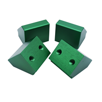 Pièces en aluminium usinées CNC sur mesure avec trou fileté, pièces anodisées vertes, service d'usinage CNC en aluminium