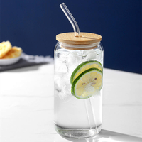Verres à bière en forme de canette en verre borosilicate conformes aux normes LFGB et FDA, 16oz et 18oz, avec couvercle en bambou et paille en verre, vente en gros