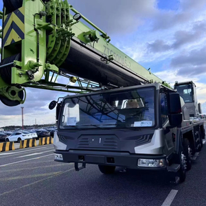 ZTC500A562 Grúa de camión de 50 toneladas Grúa hidráulica montada en camión con pluma de 46/61m - Product Image 1