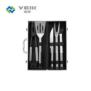 Set di utensili per <span class=keywords><strong>barbecue</strong></span> <span class=keywords><strong>in</strong></span> acciaio inossidabile di alta qualità con manico <span class=keywords><strong>in</strong></span> TPR spatole di resistenza al calore con Logo personalizzato per <span class=keywords><strong>barbecue</strong></span> da <span class=keywords><strong>campeggio</strong></span> all'aperto - Product Image 6