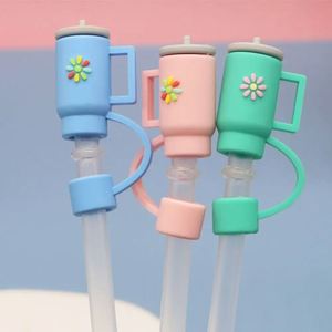 Embouts de paille en silicone personnalisés en gros, 8-12mm, 10mm, avec breloques (infirmières, chapeau de cowboy, nœud, baskets de sport), réutilisables pour la boisson - Product Image 5