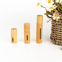 Traitement CNC pour accessoires artisanaux en bois de noyer noir personnalisés, pendentifs, porte-clés et cadeaux d'affaires sur mesure