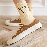 Nouvelles chaussettes mi-mollet unisexes en coton pour le printemps, certifiées CE Oeko Tex100, style coréen amusant, motif dessin animé, tendance Instagram, pour couples et étudiants.