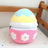 Porte-clés en peluche Kawaii en forme d'œuf, motif fleur rayée pastel, doux et moelleux, mini pendentif pour sac, breloque de pochette, cadeau personnalisé OEM ODM