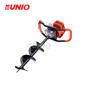 Trivella a Motore UNIO Robusta con Motore a 2 Tempi 3.9KW, Leggera 16kg per Scavo Efficiente e Lunga Durata - Product Image 1
