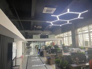 Veilleuse <span class=keywords><strong>LED</strong></span> intelligente au design moderne <span class=keywords><strong>Lampe</strong></span> à capteur d'aspiration magnétique à <span class=keywords><strong>piles</strong></span> <span class=keywords><strong>pour</strong></span> éclairage de <span class=keywords><strong>placard</strong></span> de chambre à coucher - Product Image 5