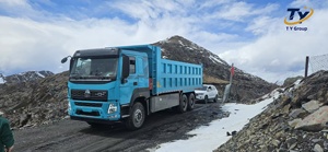 Camions bennes SINOTRUK HOWO ZZ1252V4647Z1BEV 6x4 neufs, conduite à droite, hydrauliques, pour travaux miniers et de construction lourds - Product Image 4