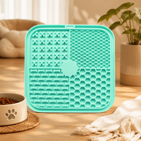 Tapis de léchage pour animaux de compagnie, tapis de léchage en silicone pour chien à alimentation lente, 4 en 1, tapis d'alimentation interactif multi-formes, approvisionnement personnalisé B2B